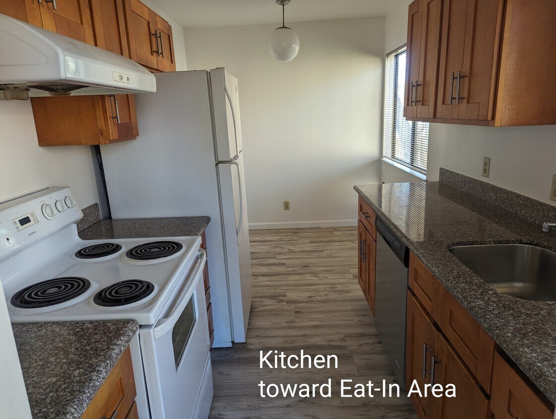 Kitchen with Breakfast Area - 902 Beach Park Blvd