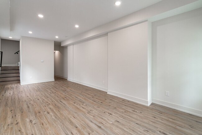 Building Photo - 468-470 E. 2nd Ave