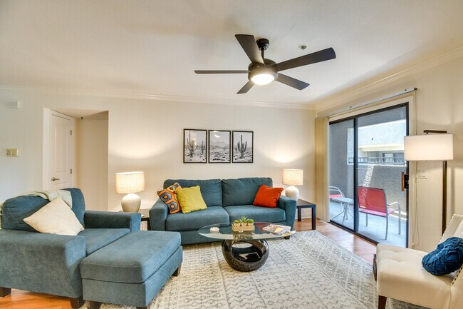 Foto del edificio - 2025 E Campbell Ave