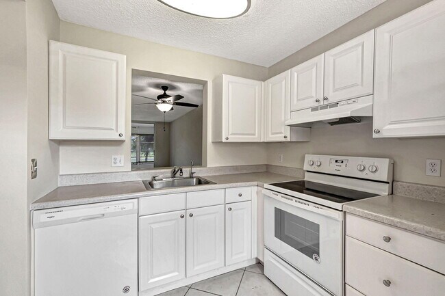Foto del edificio - 6795 Huntington Ln