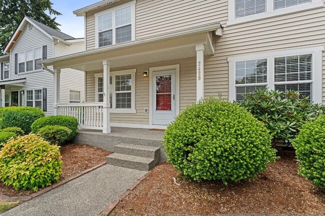 Building Photo - Spacious DuPont Home with A/C, Bonus Loft, Large Patio & Fully Fenced Yard!