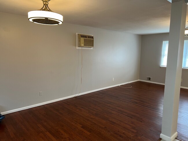Building Photo - 4 Jeanne Ave