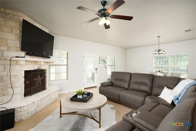 Building Photo - 1526 Bonnyview Dr