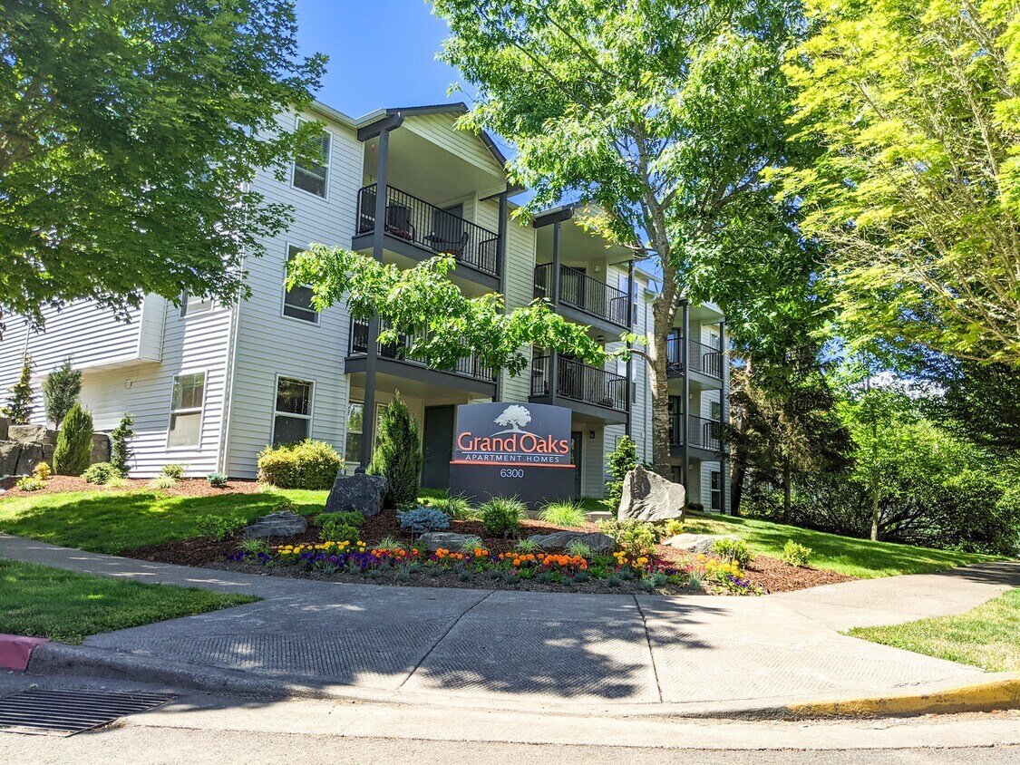 Grand Oaks Apartments in Corvallis, OR