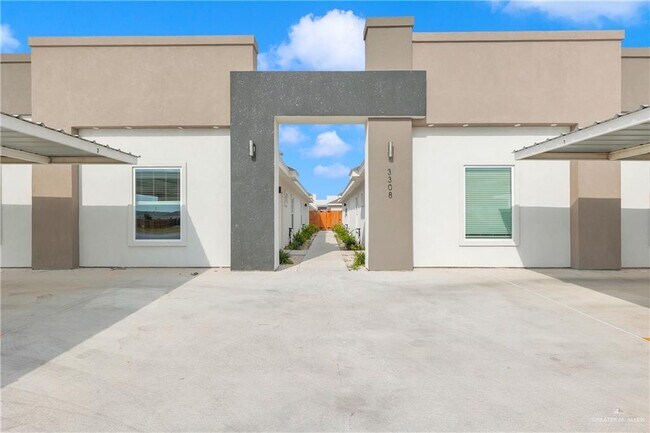 Foto del edificio - 16 Whetstone Ave