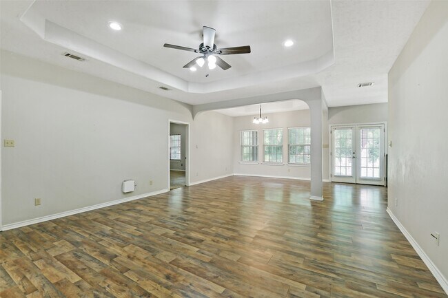 Building Photo - 165 Magnolia Bend