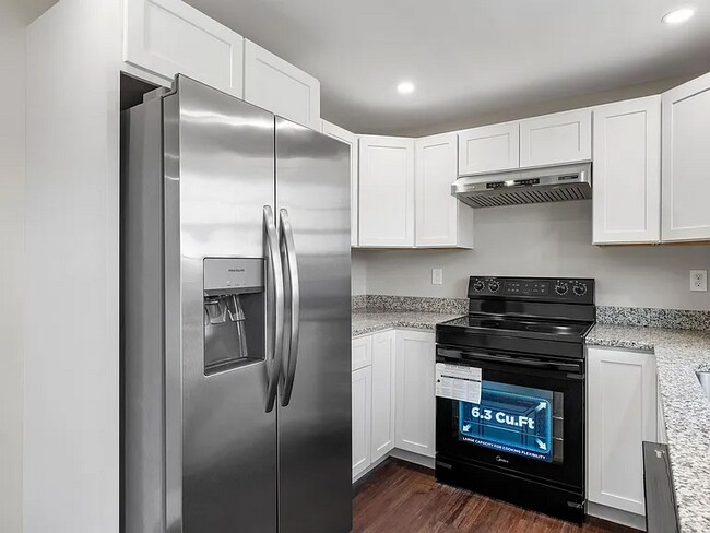 Foto del edificio - 84 Old Lake Shore Rd