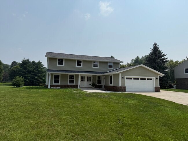 Townhomes for Rent Near Nagawicka Lake Heights | Apartments.com