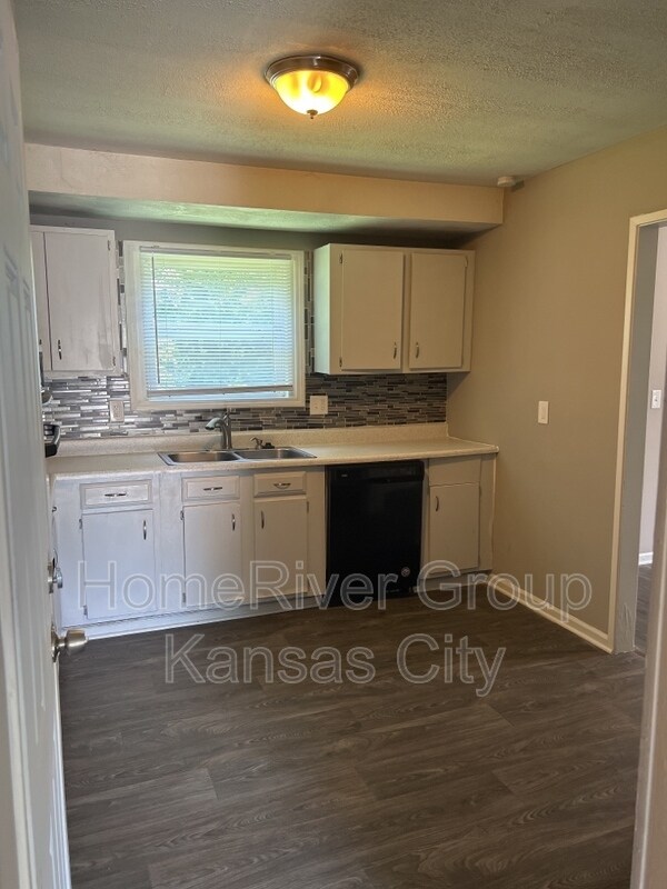 4715 NW Fisk Ave, Kansas City, MO 64151 House Rental in Kansas City