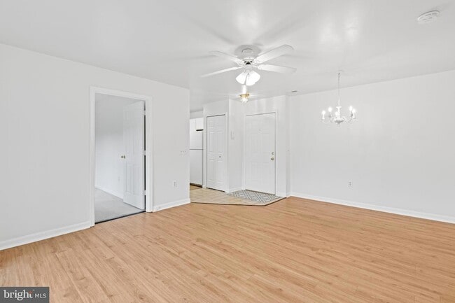 Building Photo - 1310 Sheridan Pl