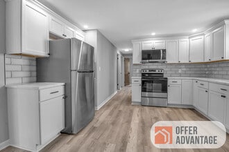 Building Photo - 31 W Cherbourg Dr