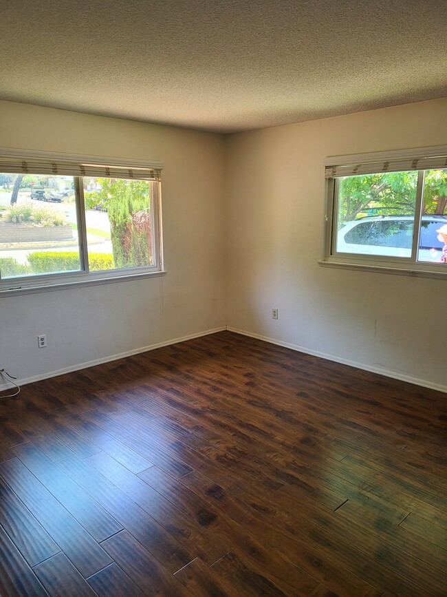 Building Photo - 2547 Rambling Ct