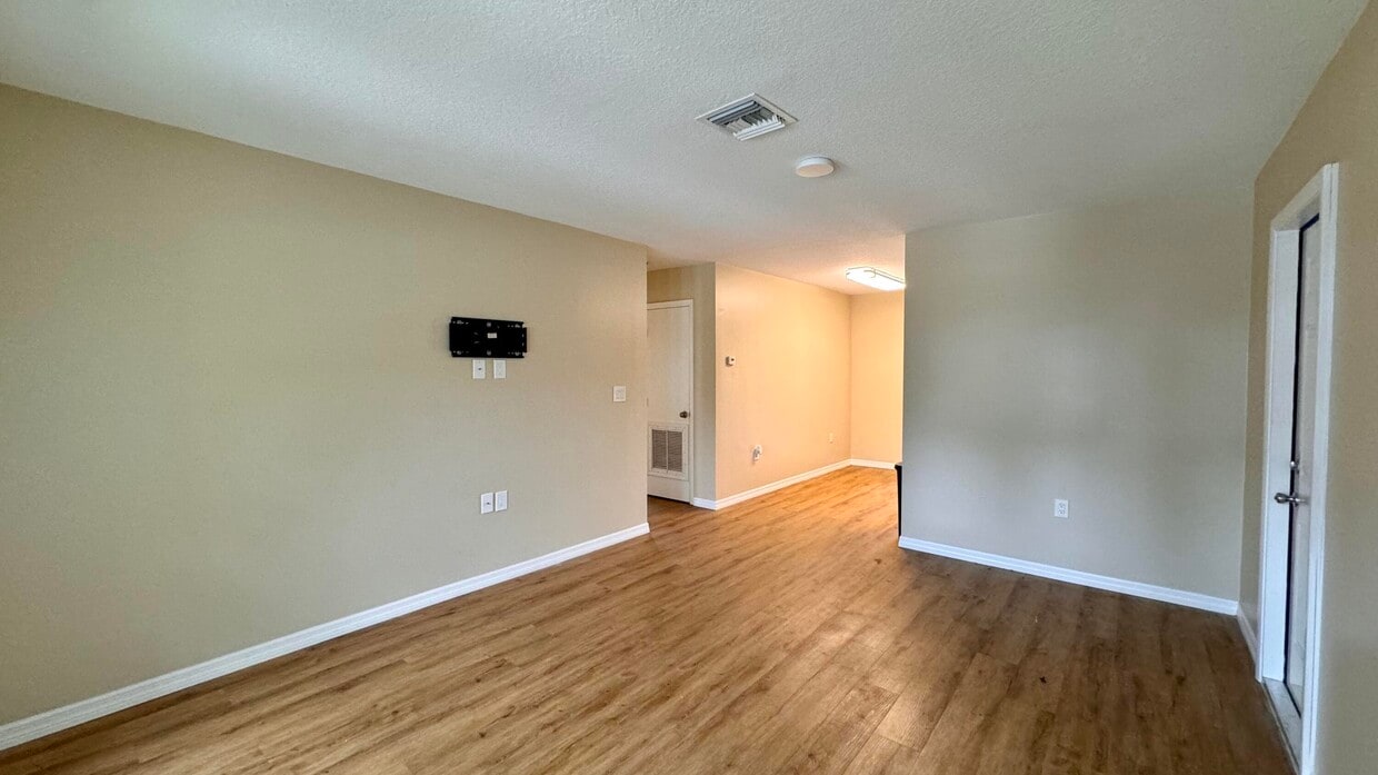 9231 Silverthorne Dr, Palm Beach Gardens, FL 33403 Room for Rent in