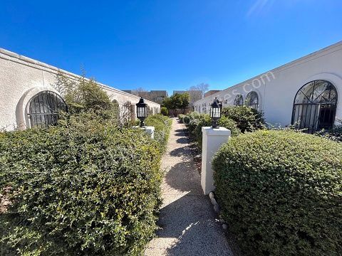 Building Photo - 2 Bedroom, 1 Bathroom Condo in Central Tucson