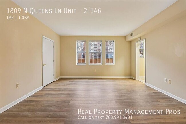 Foto del edificio - 1809 Queens Ln