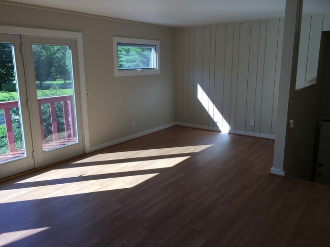 Foto del edificio - 257 Meadow Ln