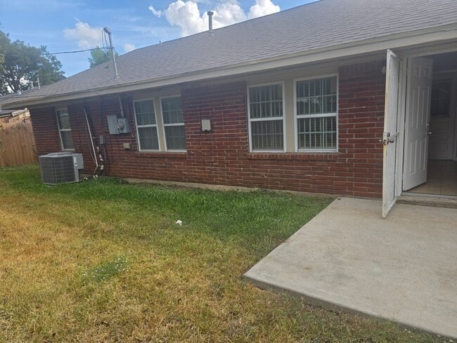 Foto del edificio - 4122 Beran Dr