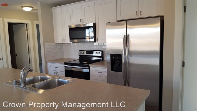 Foto del edificio - 3 br, 2 bath House - 909 Sanford Ave.