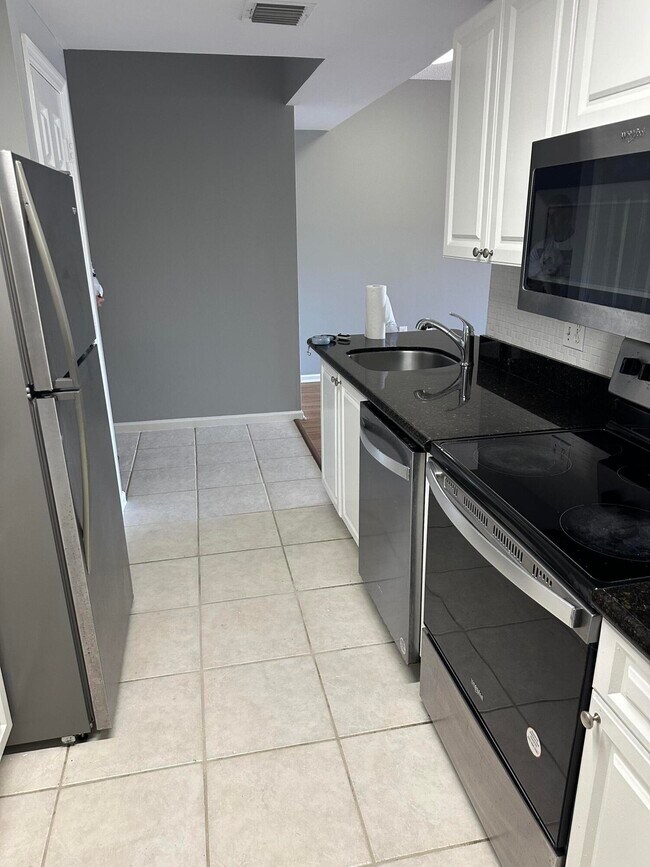 Foto del edificio - 2080 Greenview Shores Blvd