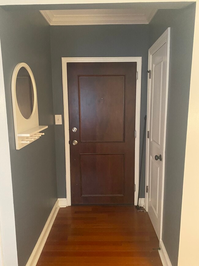 Entry way - 906 S Washington St