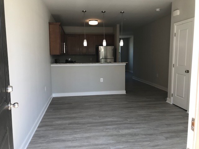 Kitchen/main living - 1262 Talbert St SE