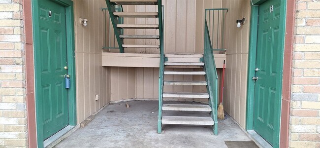 Foto del edificio - 1327 Brenda Ln