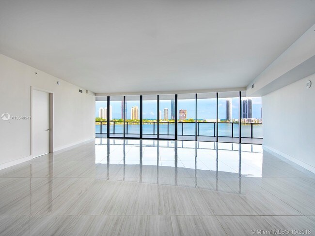 Building Photo - 5000 Island Estates Dr