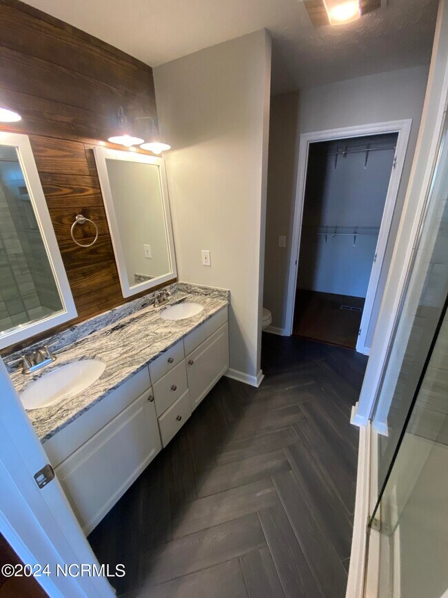 Foto del edificio - 4 Dogwood Pl