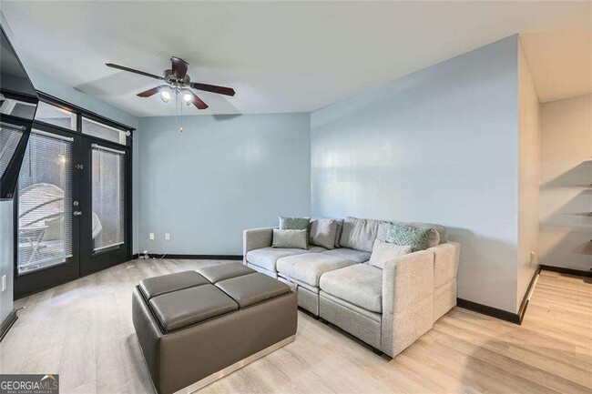 Foto del edificio - 390 17th St NW