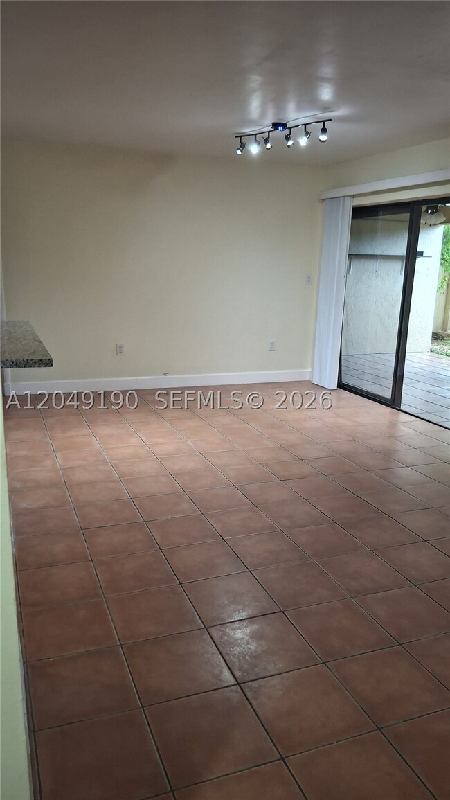 Building Photo - 9255 SW 125th Ave
