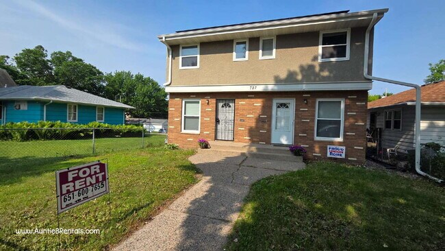 Foto del edificio - Great 2BR Duplex with a yard, Minneapolis ...