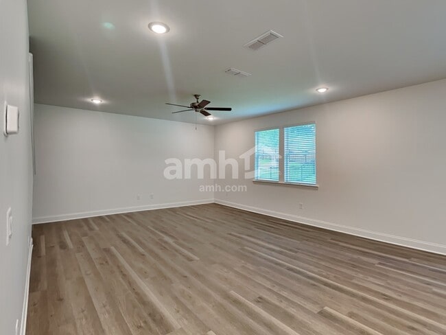 Building Photo - 1615 Soapstone Rd
