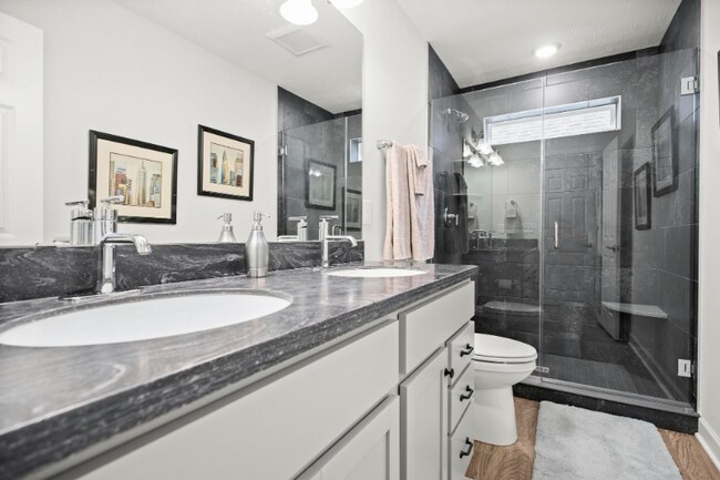Foto del edificio - 2273 E 100th St