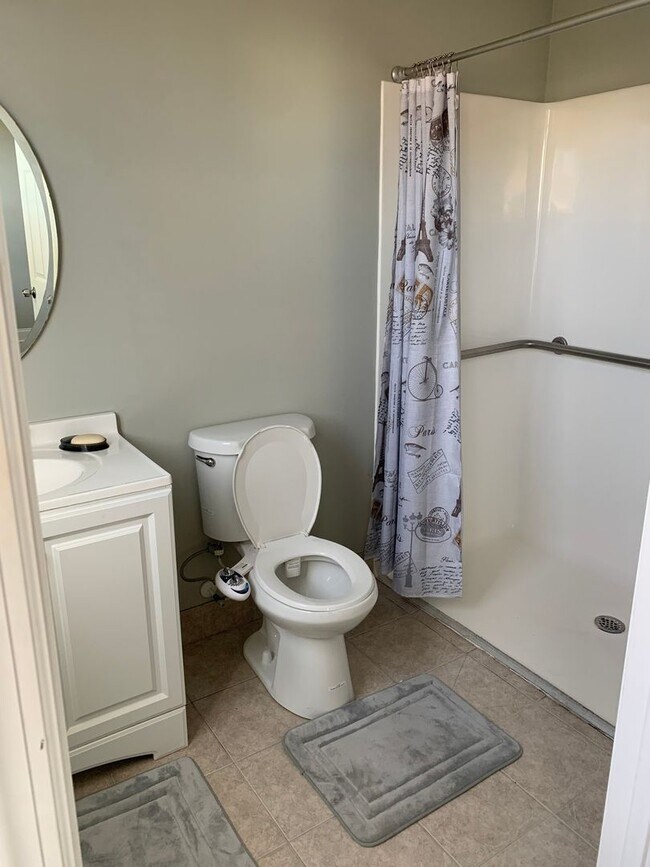 Building Photo - 4 Bedroom Single Family Home in Summerville