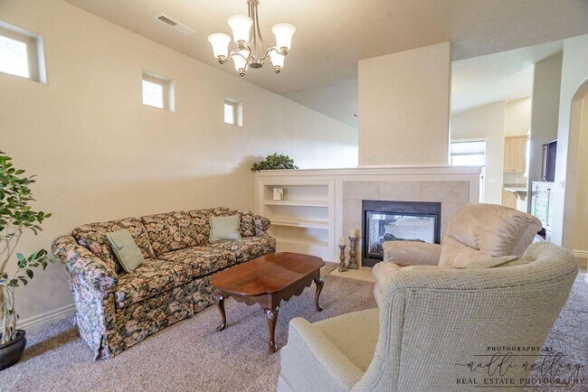 Building Photo - Crescent Heights Home