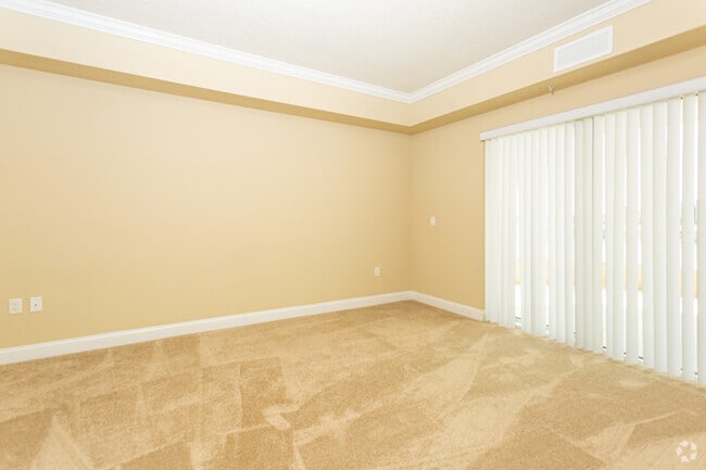 3BR, 3BA - 2454 SF - Emerson Plaza