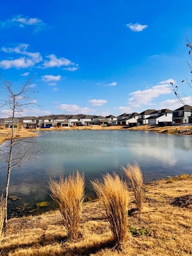 Foto del edificio - 4802 W Planetree St