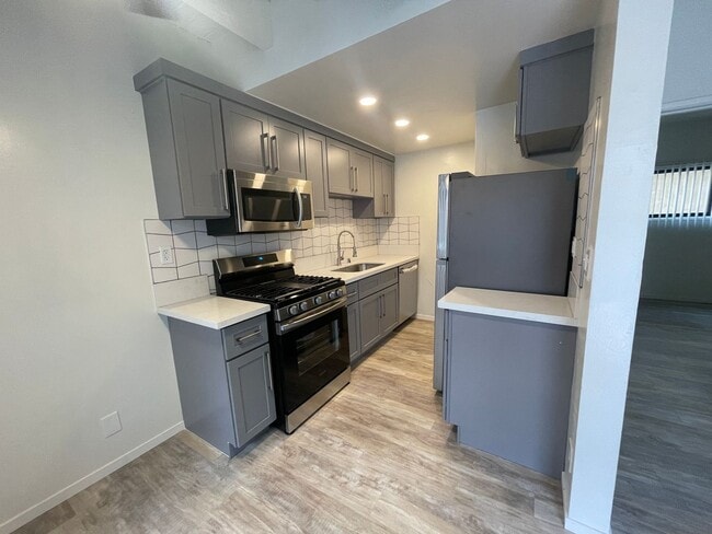 Building Photo - 3538 Keystone Av