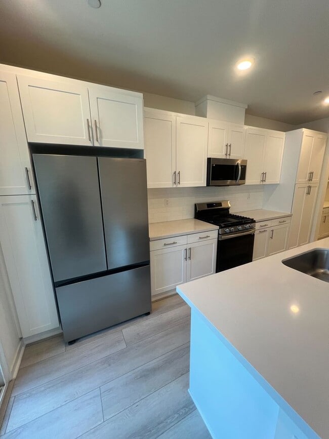 Foto del edificio - Move-In Special! 2 Weeks Free Rent – Moder...