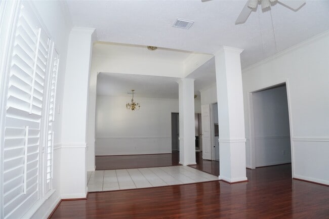 Foto del edificio - 13714 Pear Woods Ct