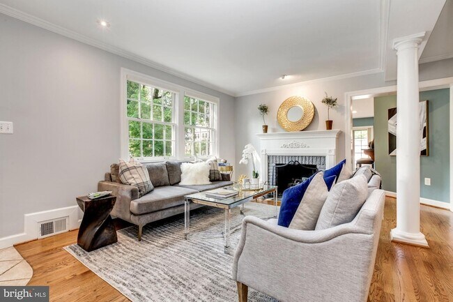 Foto del edificio - 3233 Stephenson Pl NW