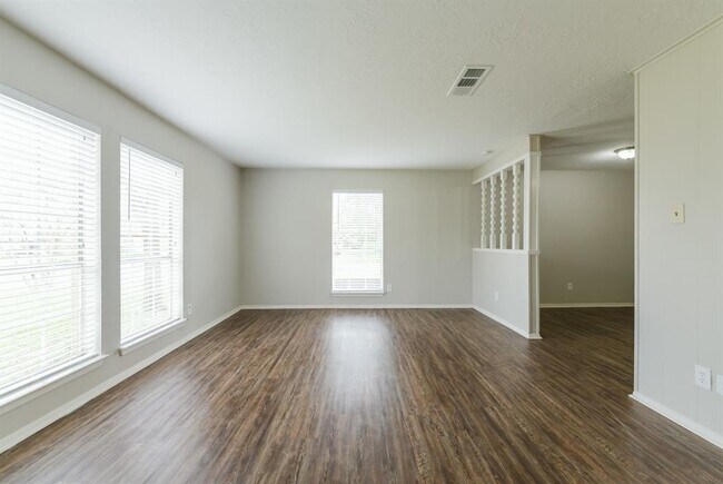 Foto del edificio - 1 Midwood Cir