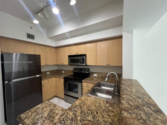 Foto del edificio - 2961 NE 185th St