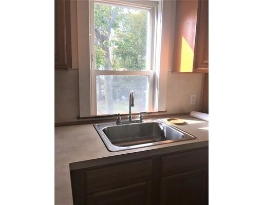 Building Photo - 10 Central St