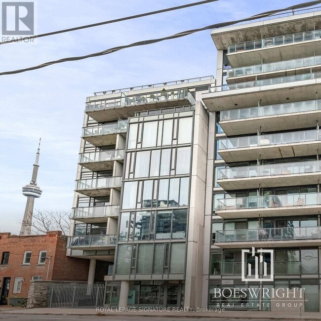Building Photo - 461 Adelaide St W