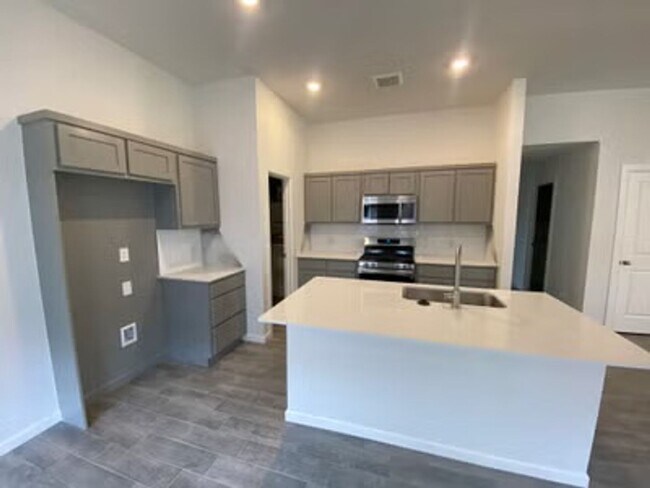 Foto del edificio - 20649 Brushcreek Blvd