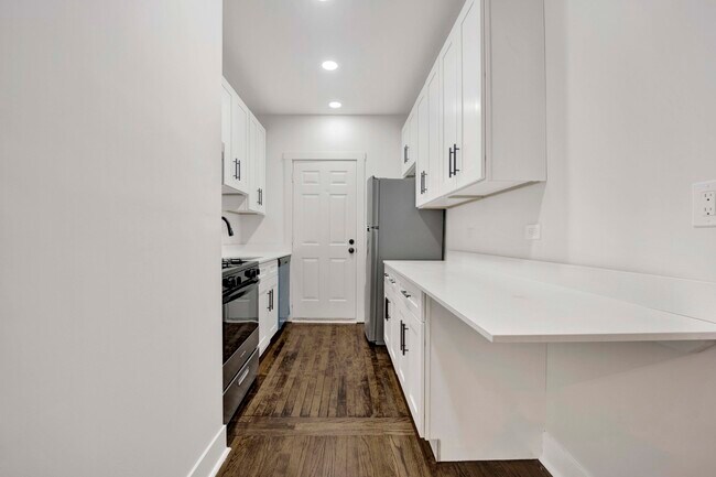 Foto del edificio - 6405 N Wayne Ave