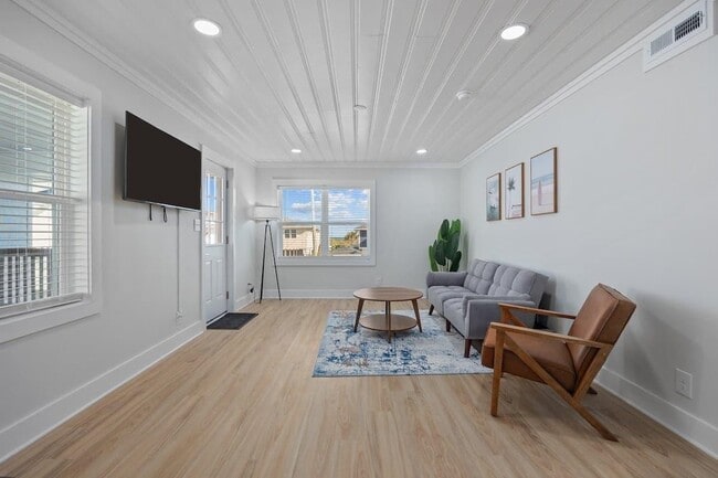 Building Photo - 4501 N Ocean Blvd