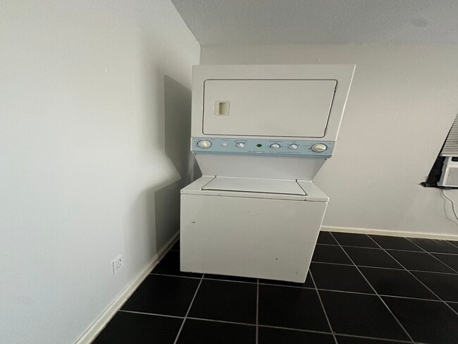 Building Photo - 4108 Whirlaway Dr