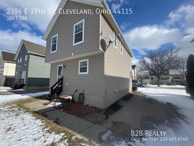 Foto del edificio - 2394 E 39th St